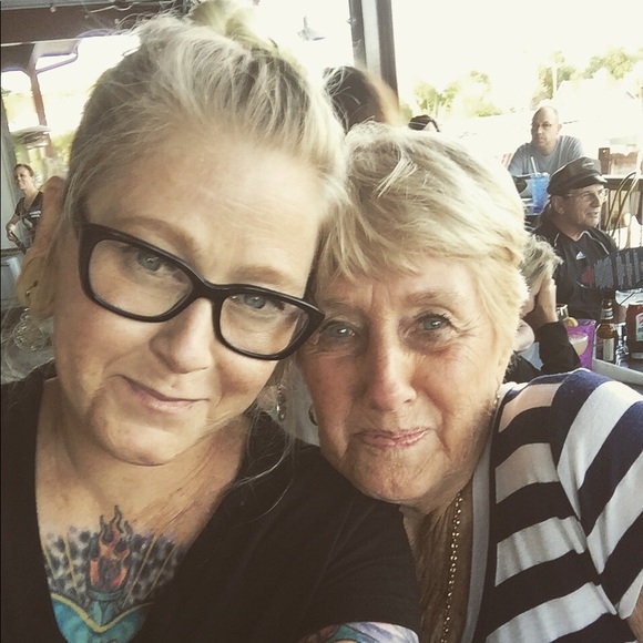 Meet your Posher, Leslie - Picture 1 of 1